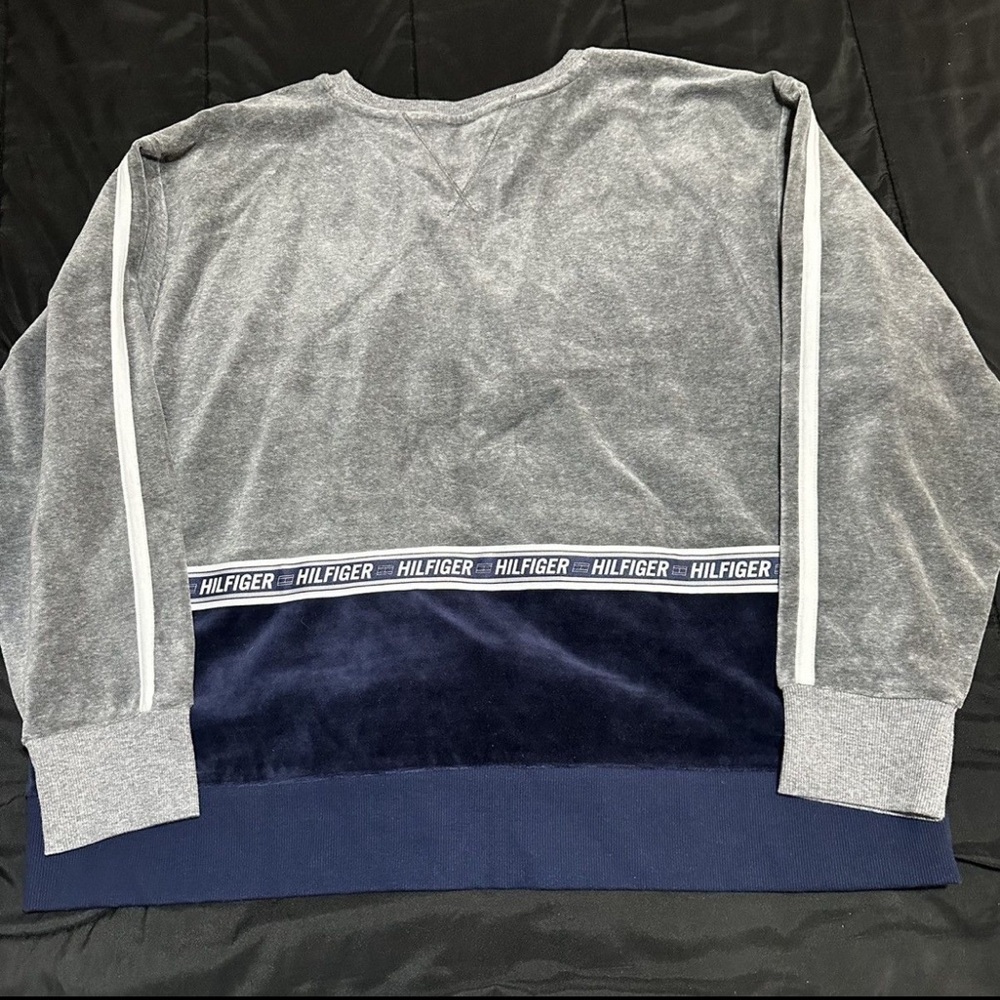 Tommy Hilfiger Sport Womens Velour Fitness
Sweatshirt Athletic